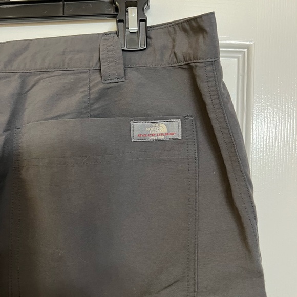 The North Face Men's Hiking Shorts, size 38 - Picture 5 of 7